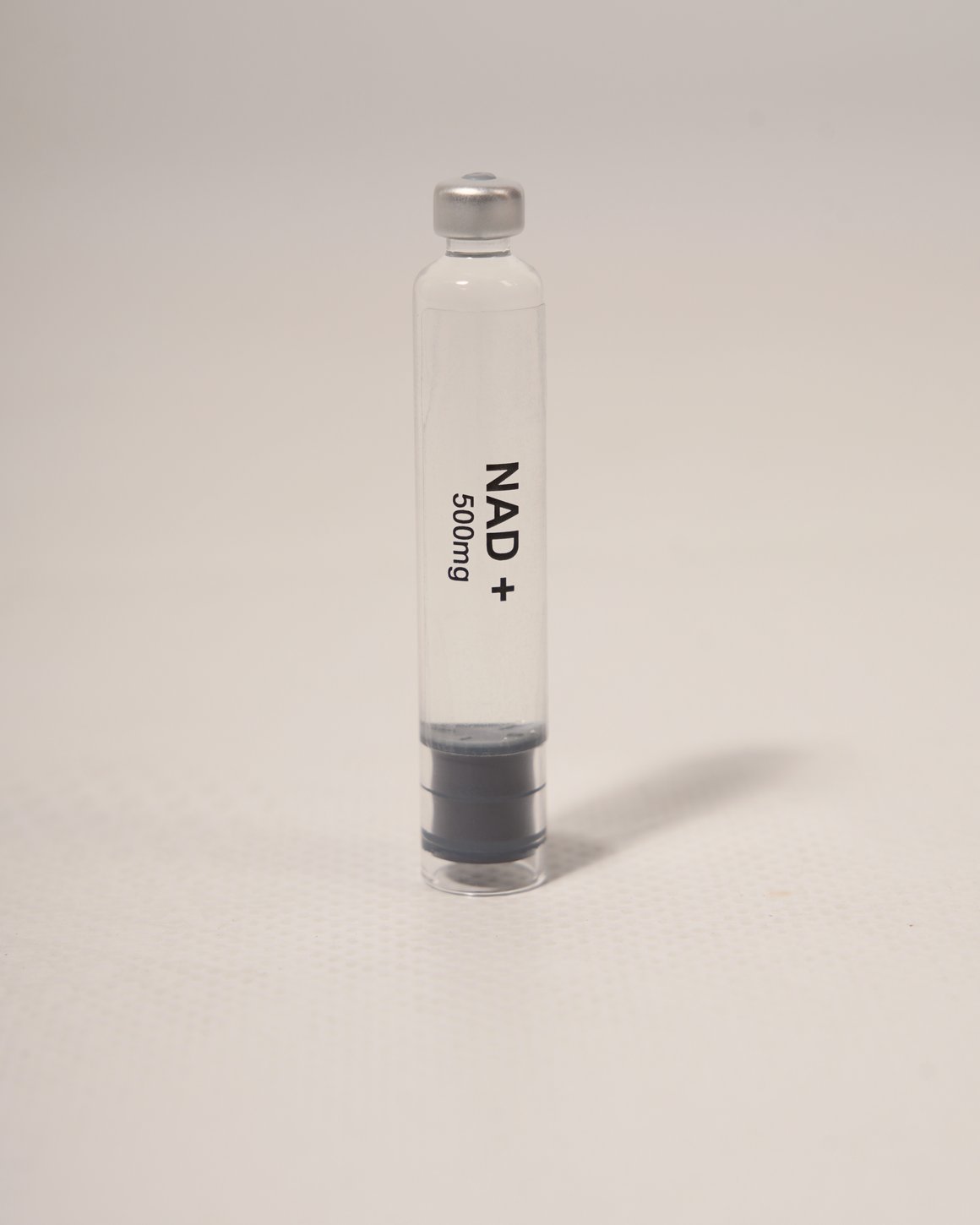 A glass cartridge of the format the Elixir Pen accepts